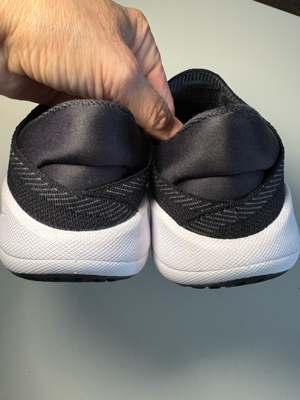 Nike Reina EasyOn Laceless Hands Free Flyknit Shoes Women’s size 7.5 - Picture 9 of 15